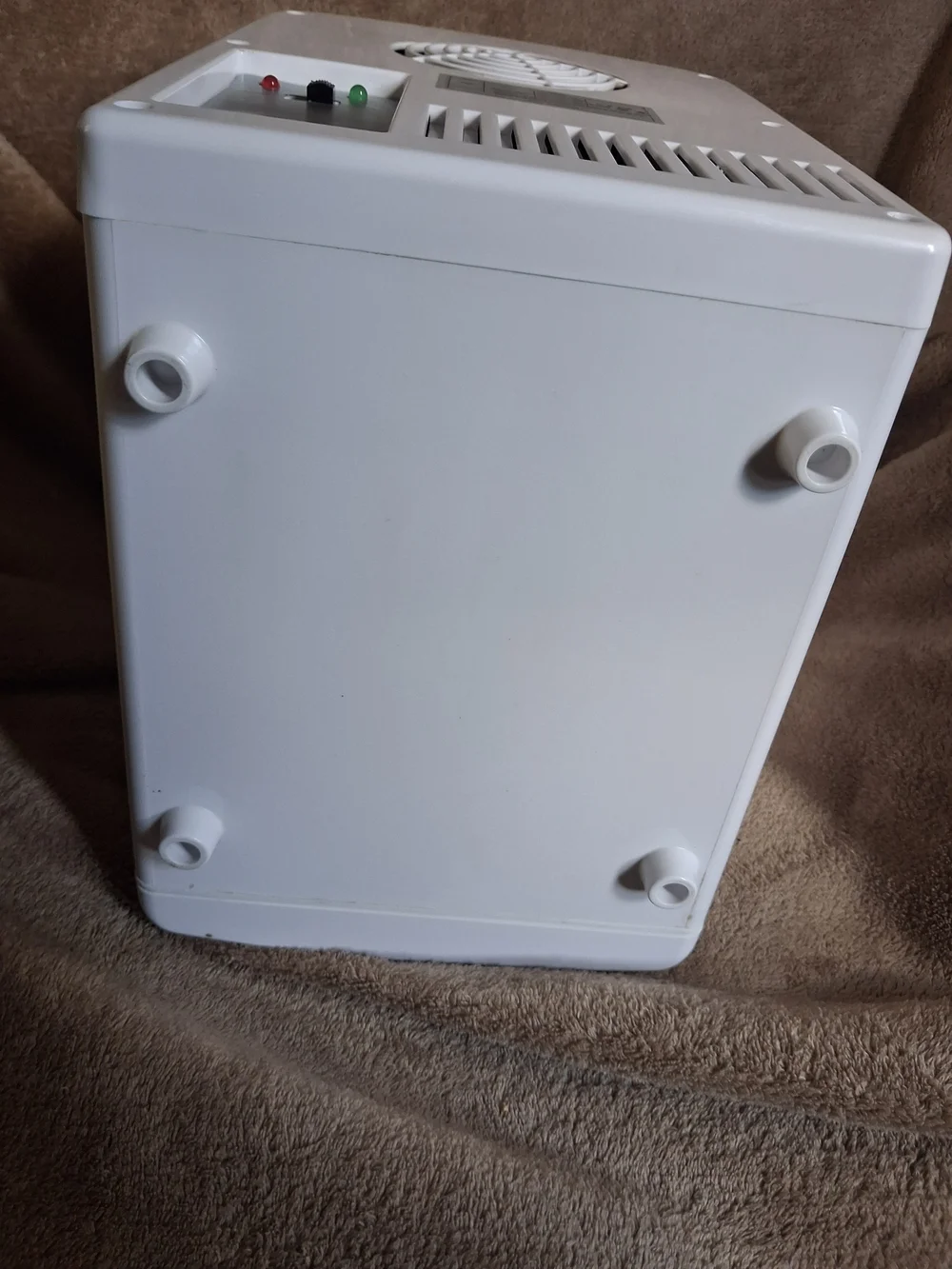 AstroAI White Mini Fridge - Compact Portable Cooler for Home & Office